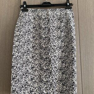 Black & White Abstract Print A-Line Skirt – Classic & Versatile